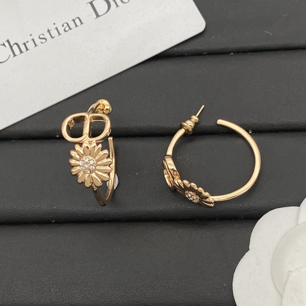 D10r CD Multi Flowers Hoop Earrings
