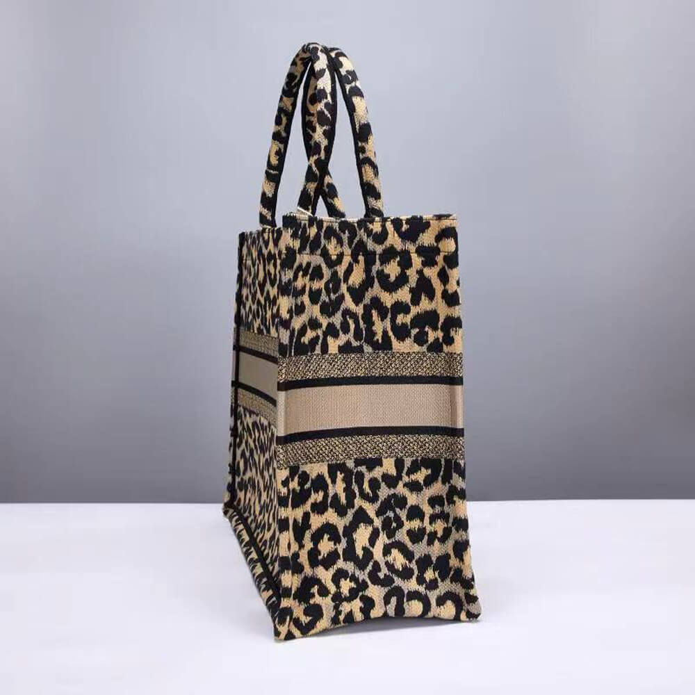 LARGE D10r BOOK TOTE