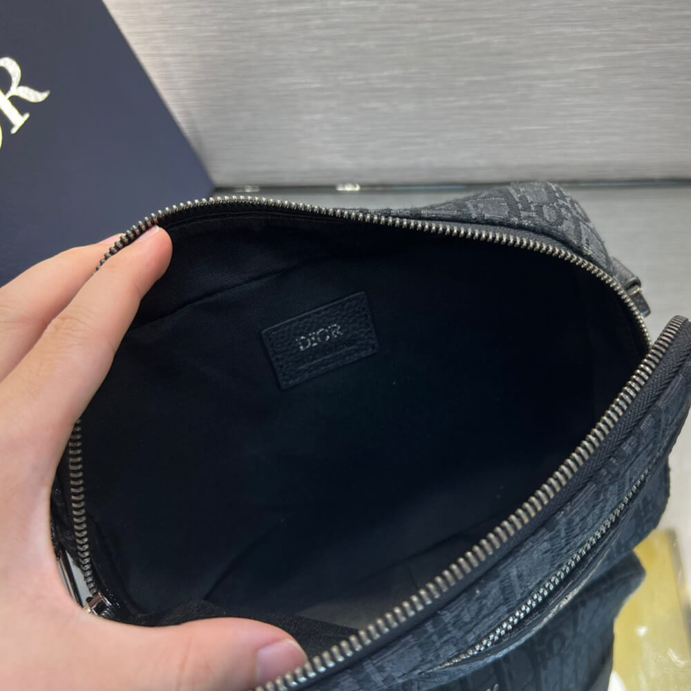 D10r SAFARI MESSENGER BAG