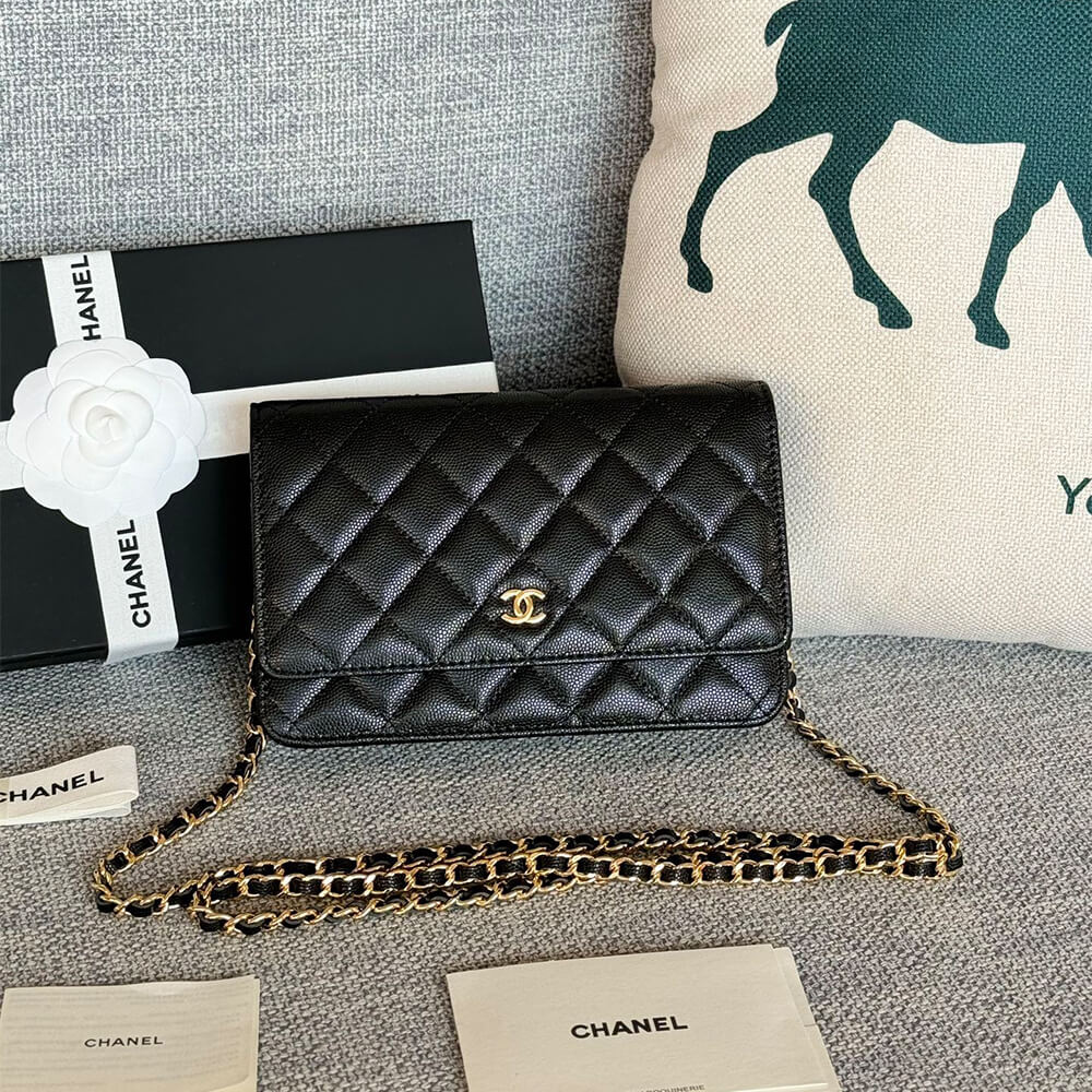 Ch**el classic chain wallet