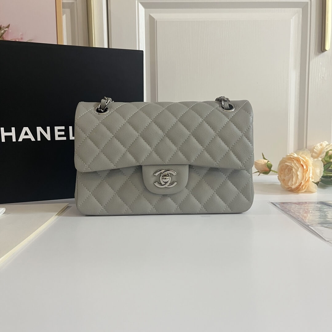 Ch**el SMALL CLASSIC HANDBAG