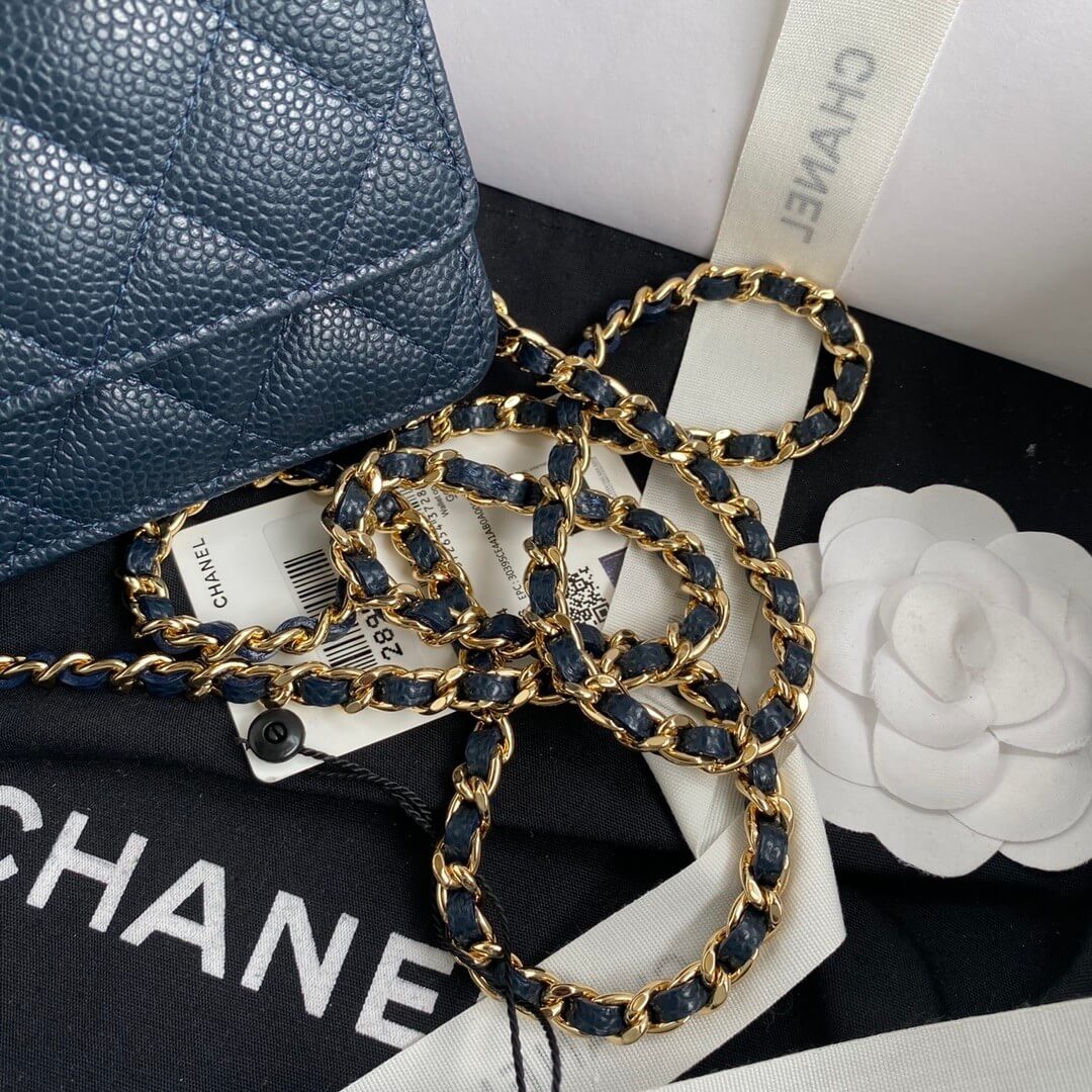 Ch**el classic chain wallet