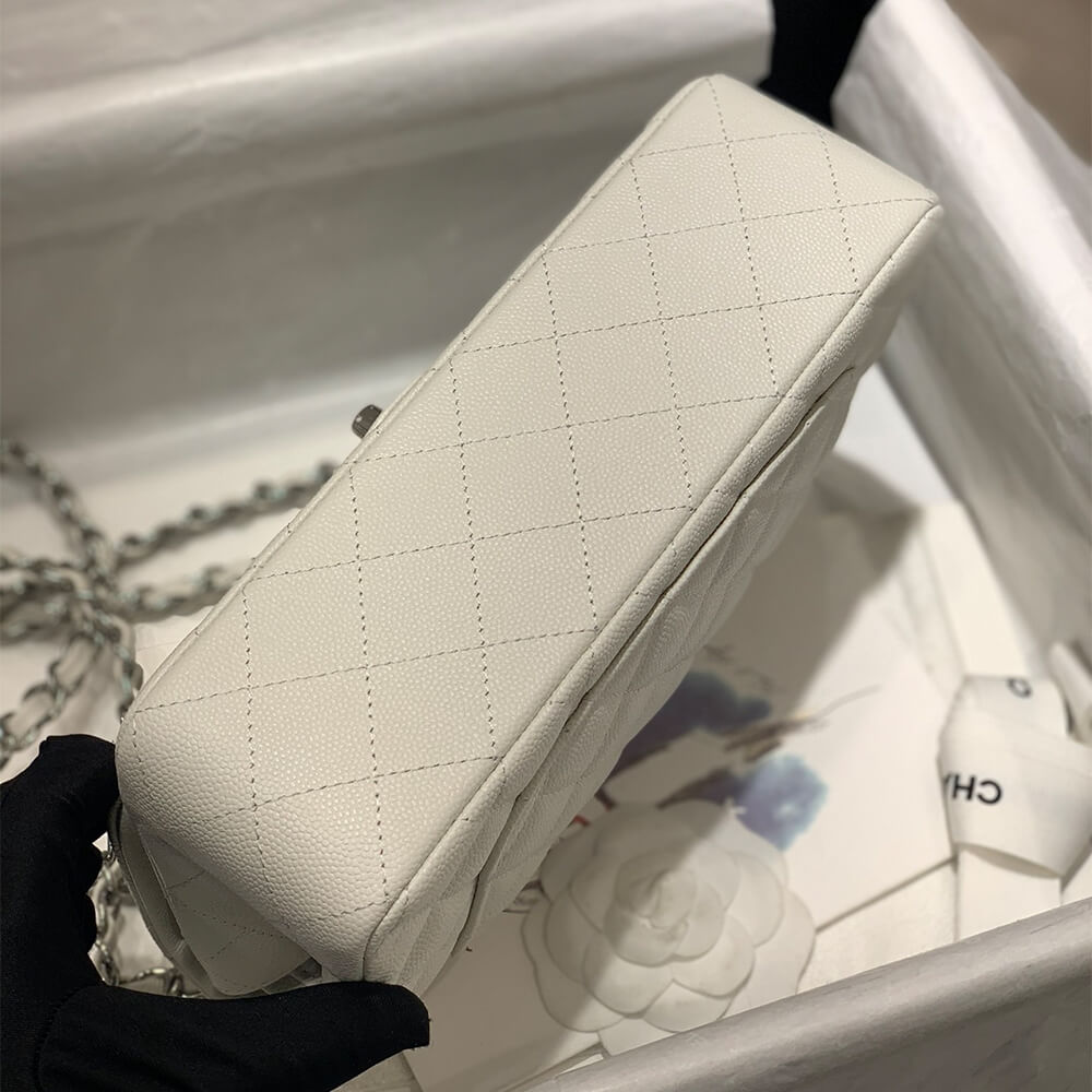 Ch**el SMALL CLASSIC HANDBAG