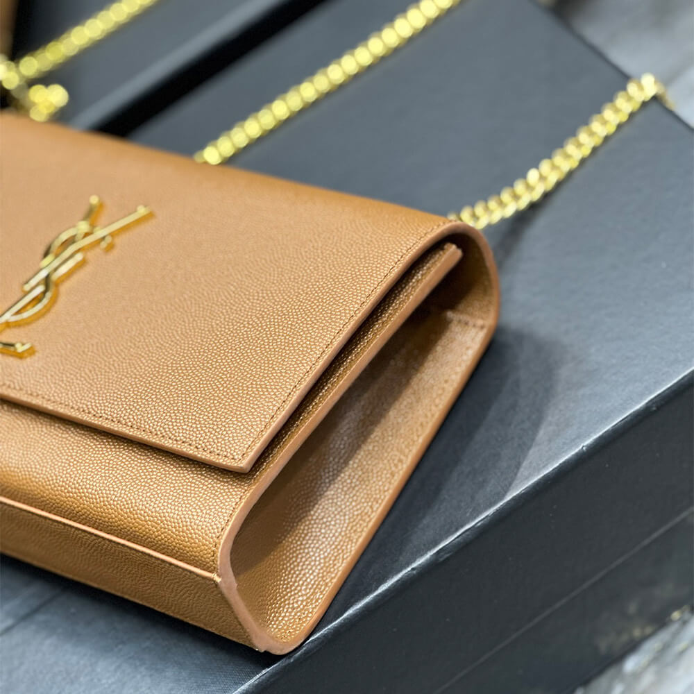 Y51 kate medium in grain de poudre embossed leather