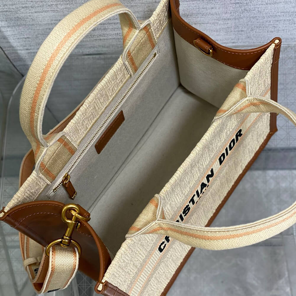 D10r Small Book Tote