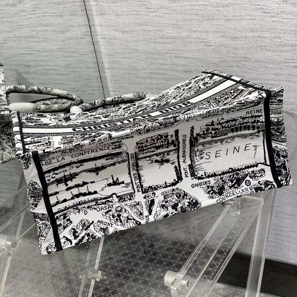 LARGE D10r BOOK TOTE