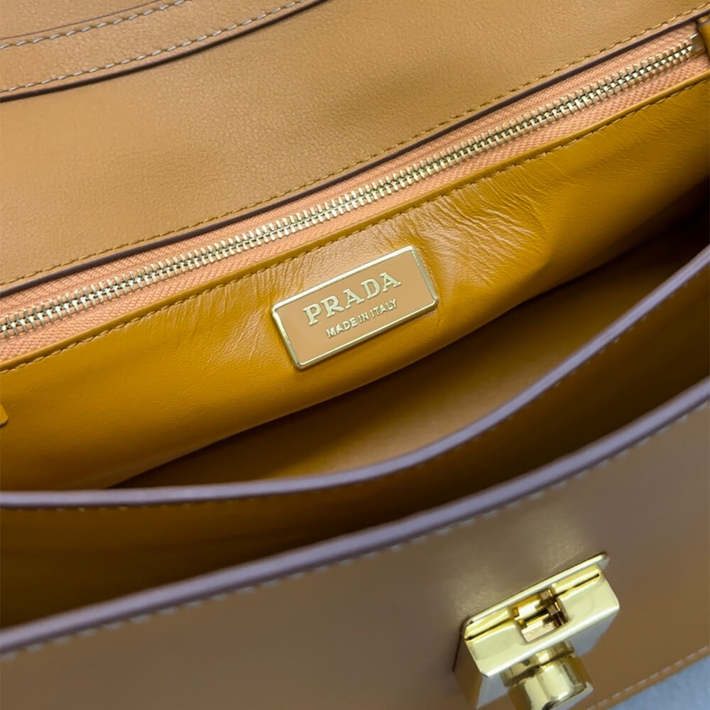 Pra*a Soft Sound medium leather shoulder bag(high-end grade)