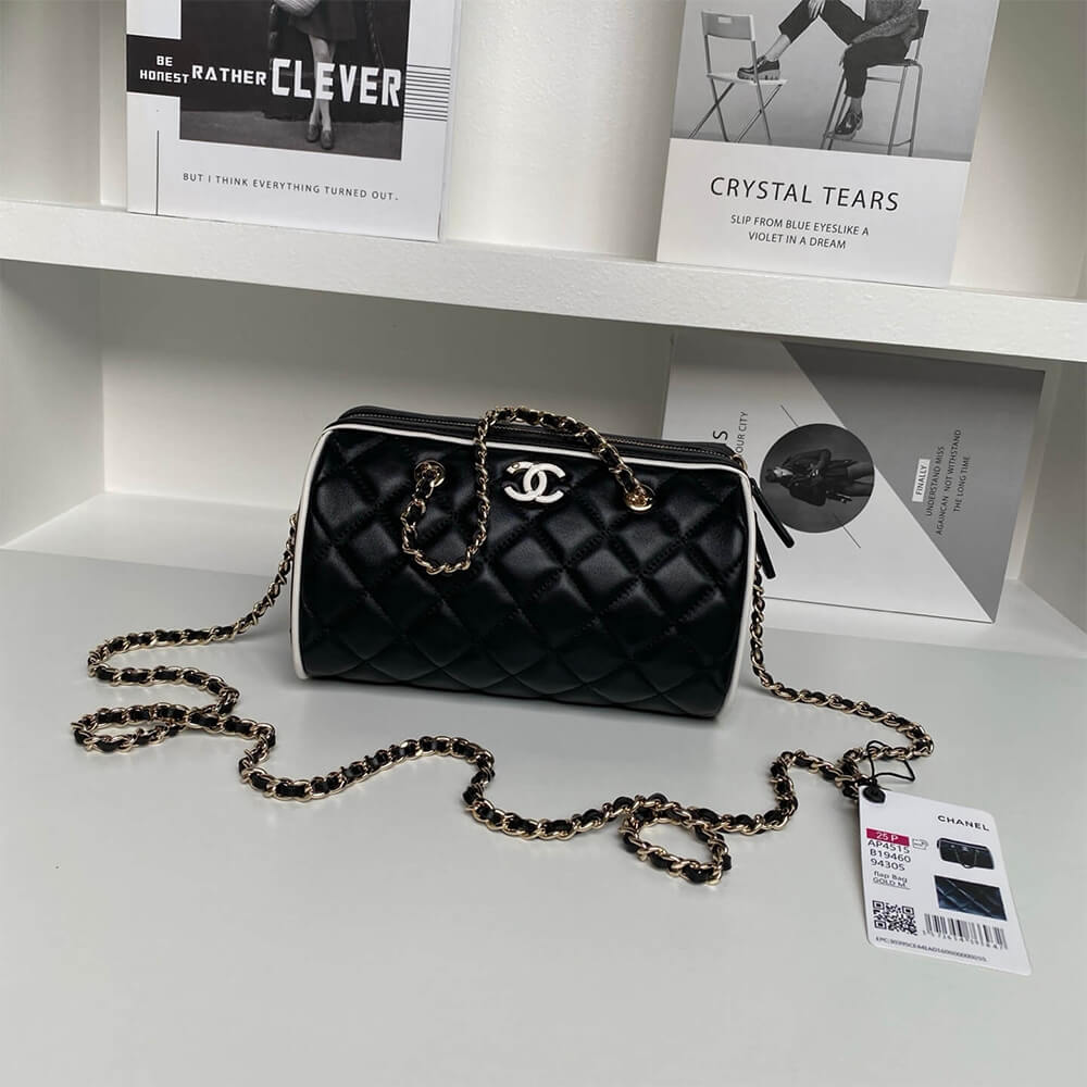 Ch**el Clutch with Chain(HIGH-END GRADE)