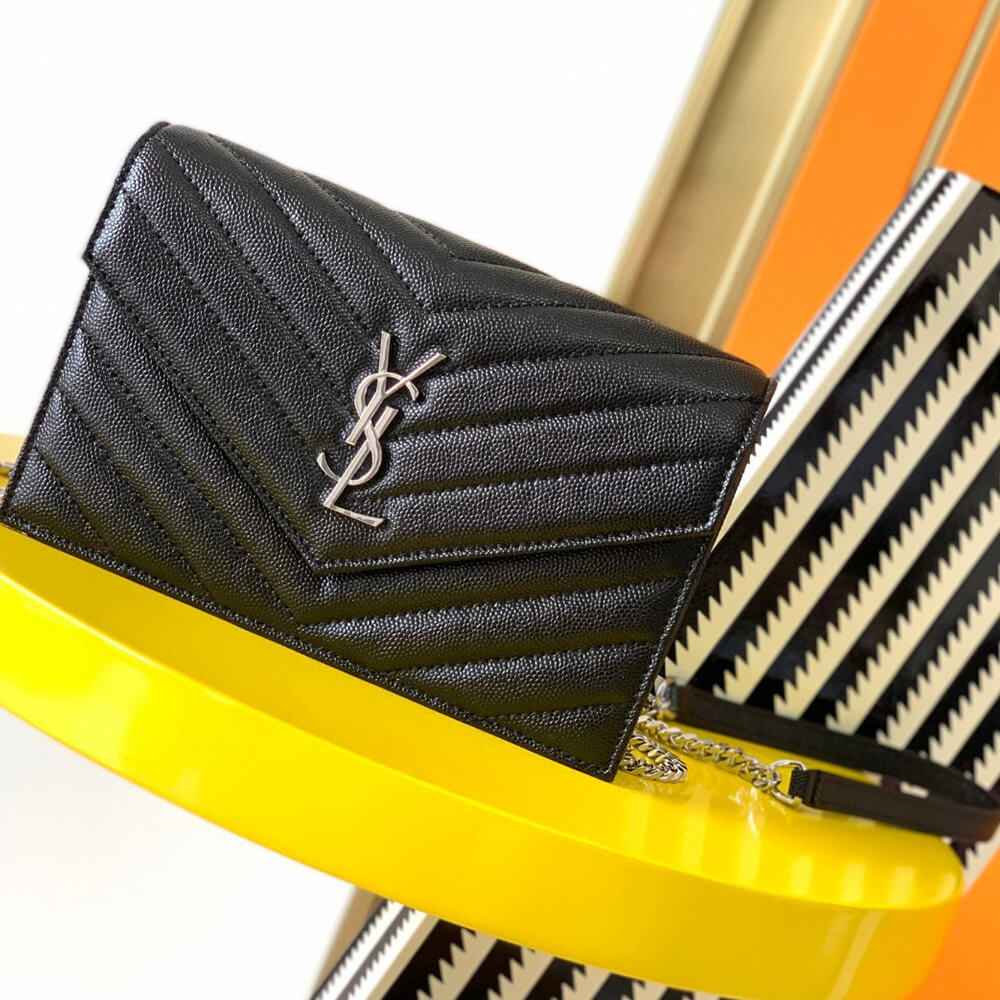 Y51 cassandre envelope chain wallet in grain de poudre leather(High-end Grade)