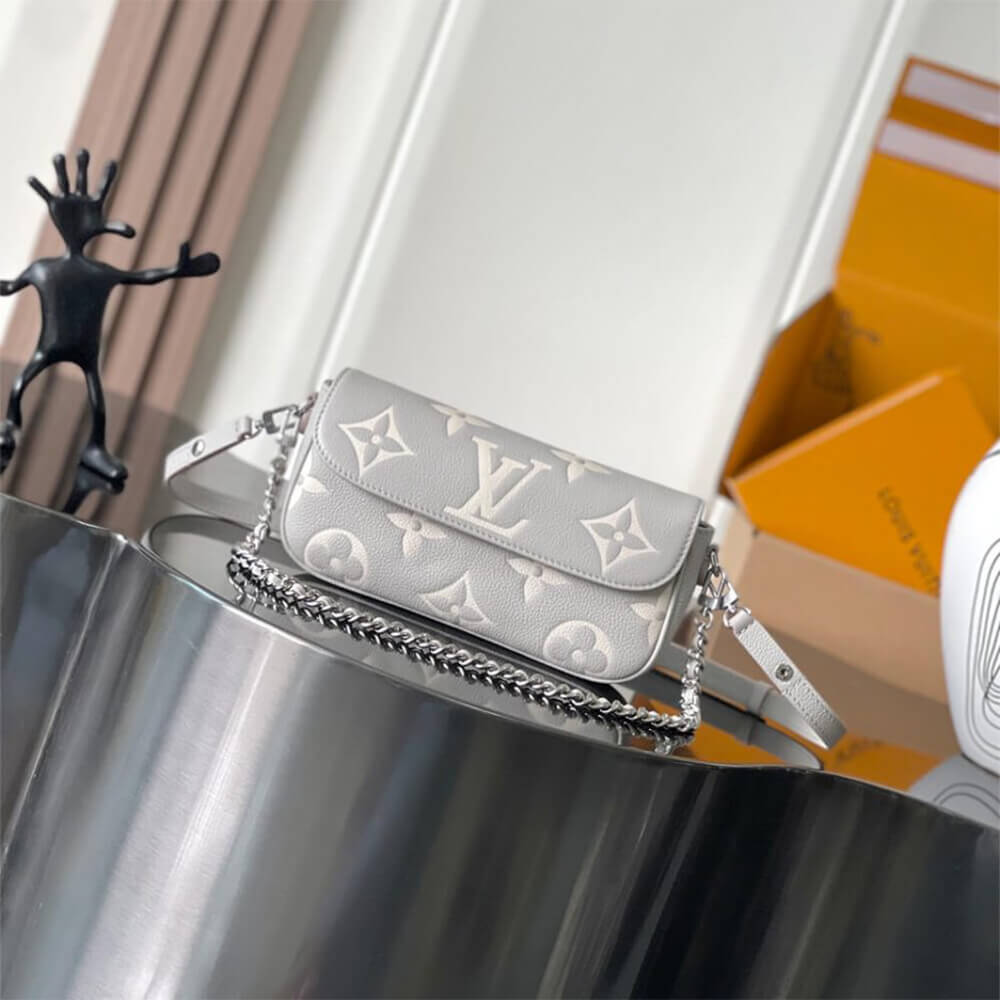 LV Wallet on Chain Ivy