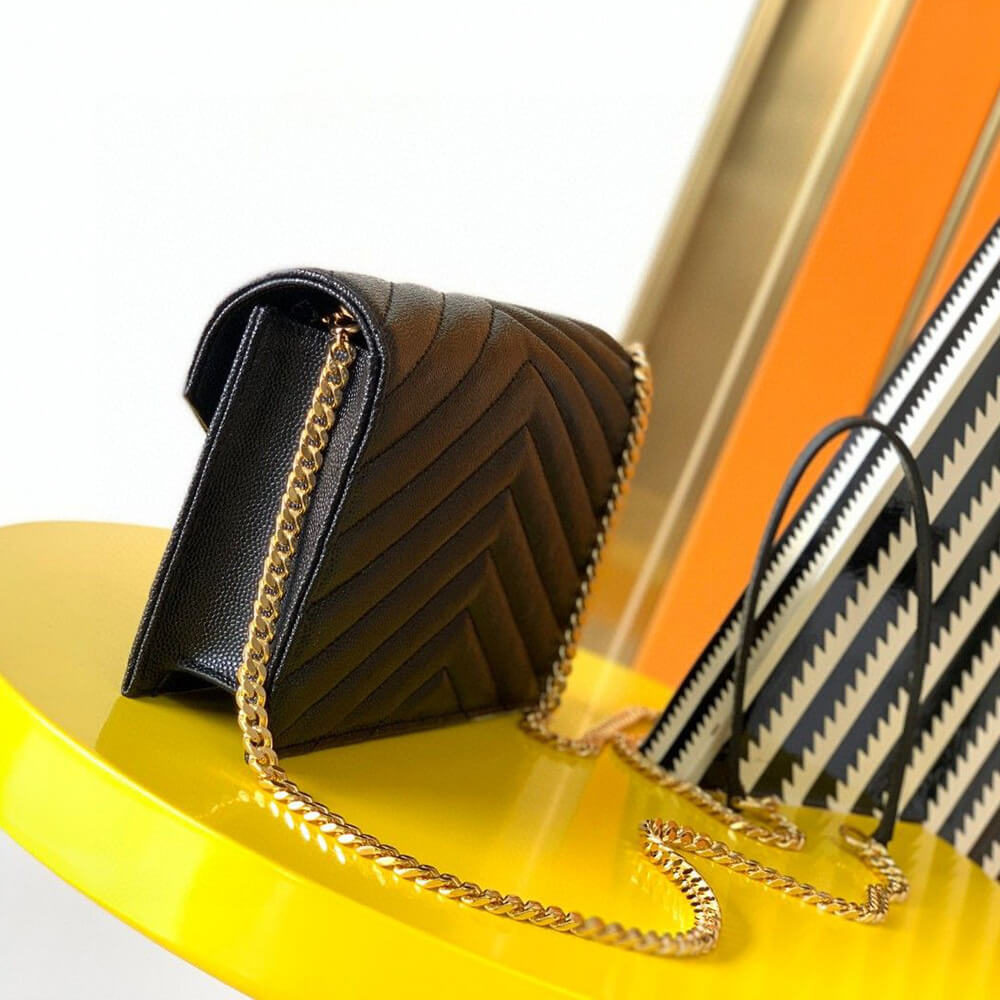 Y51 cassandre envelope chain wallet in grain de poudre leather(High-end Grade)