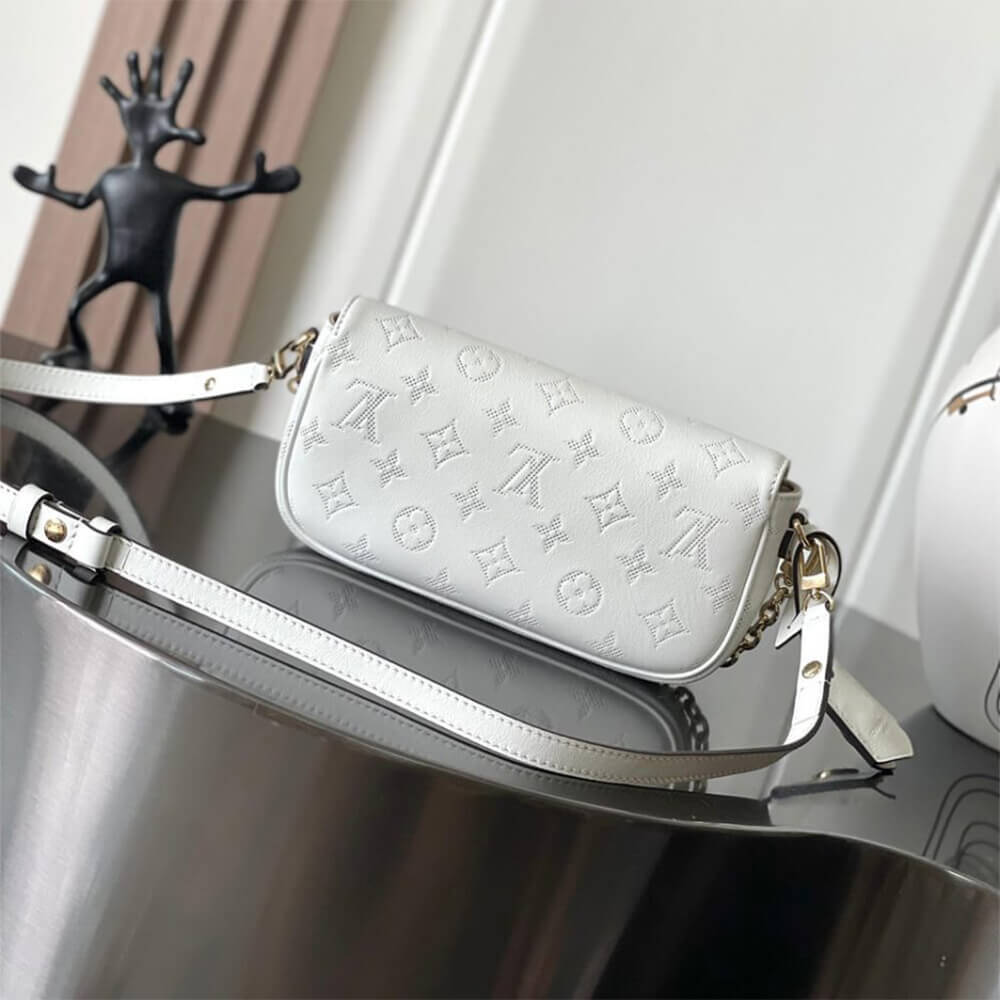 LV Wallet on Chain Ivy