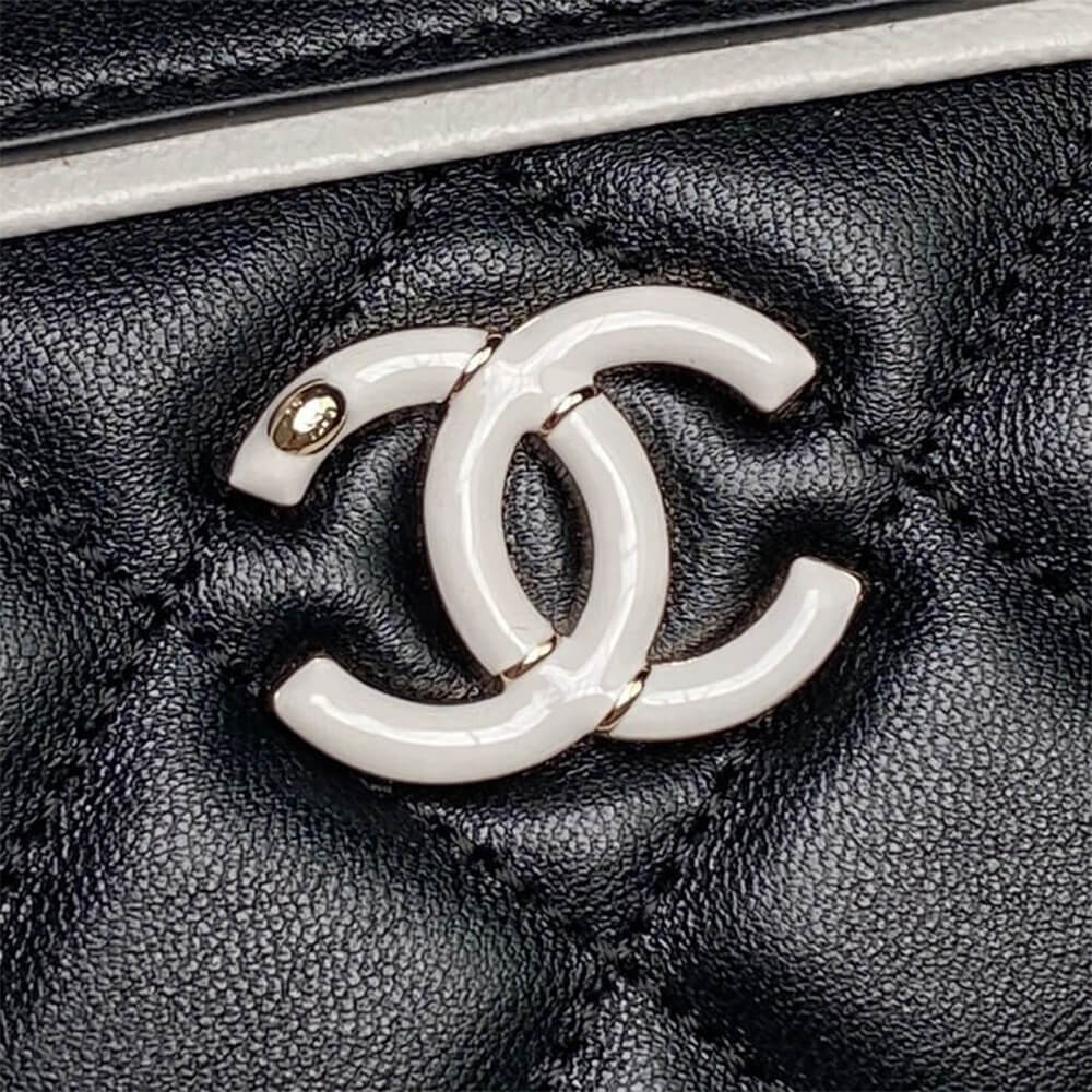 Ch**el Clutch with Chain(HIGH-END GRADE)