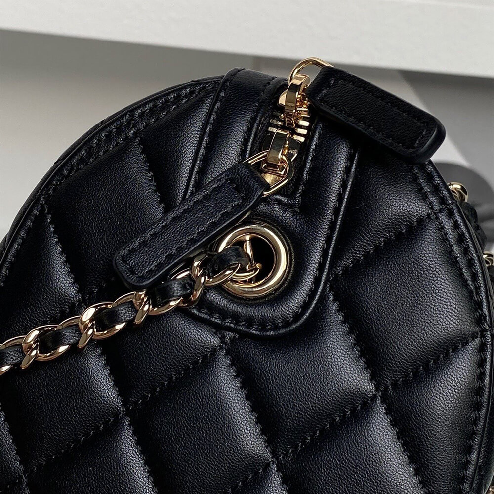 Ch**el Clutch with Chain(HIGH-END GRADE)