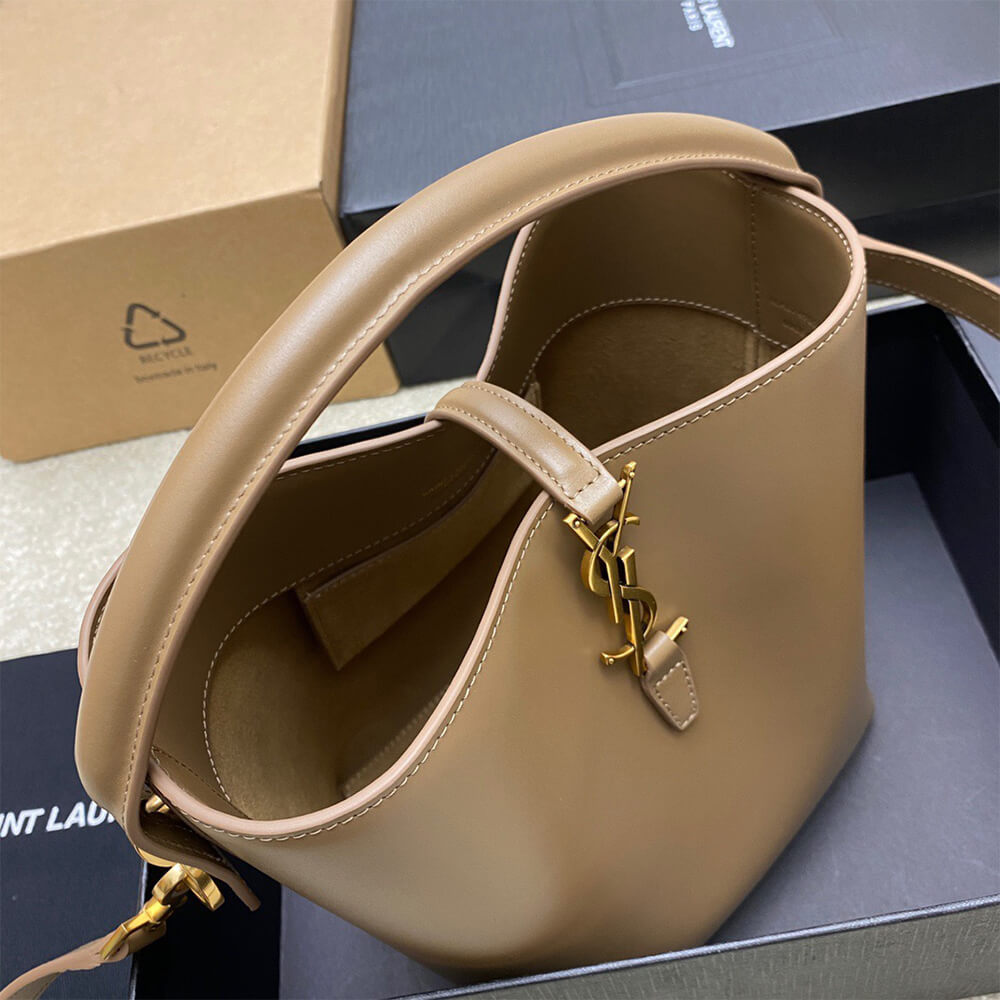 Y51 LE 37 small in shiny leather
