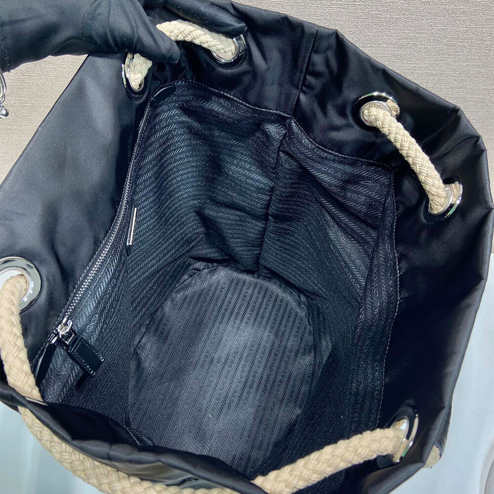 Pra*a Mariner Re-Nylon tote bag(HIGH-END GRADE)