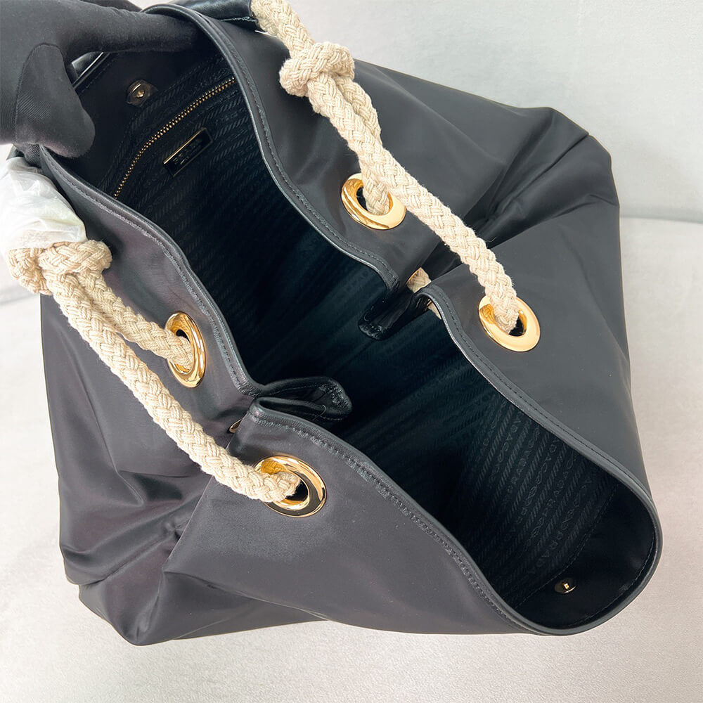 Pra*a Mariner large Re-Nylon shoulder bag(HIGH-END GRADE)