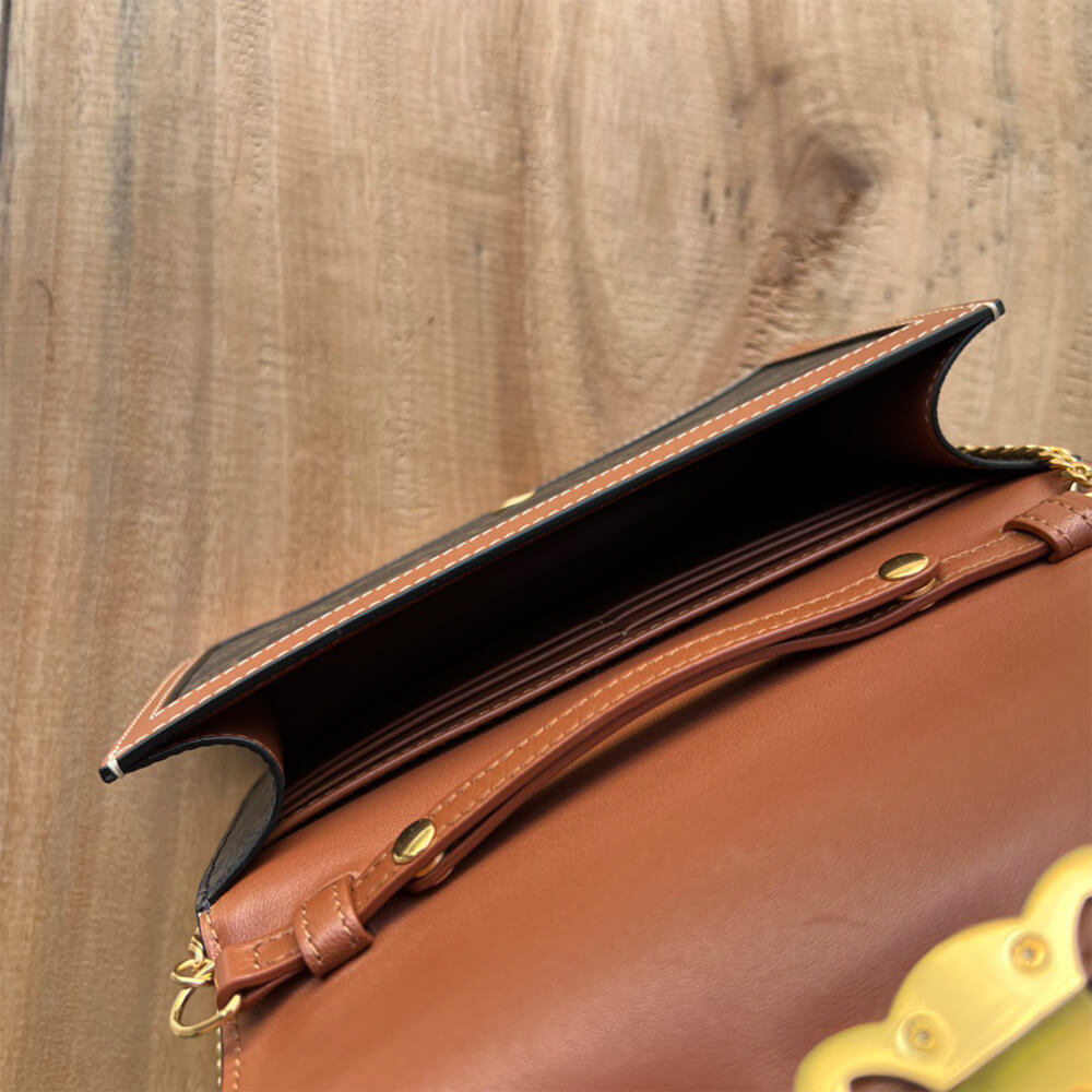 WALLET ON CHAIN MARGO in TRIOMPHE CANVAS and calfskin(High-end Grade)