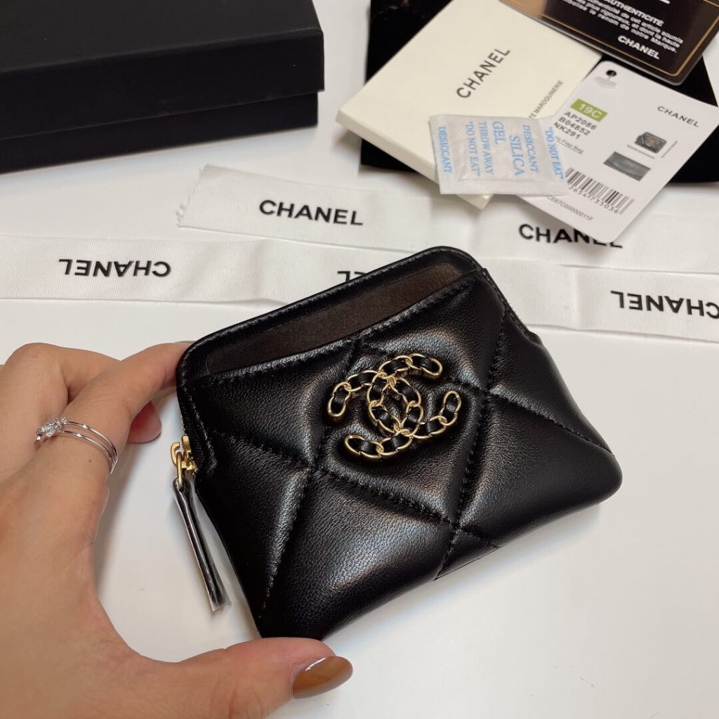 Ch**el 19 Zipper Coin Wallet