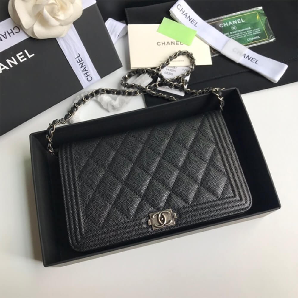 Ch**el BOY Ch**el Wallet On Chain(high-end grade)