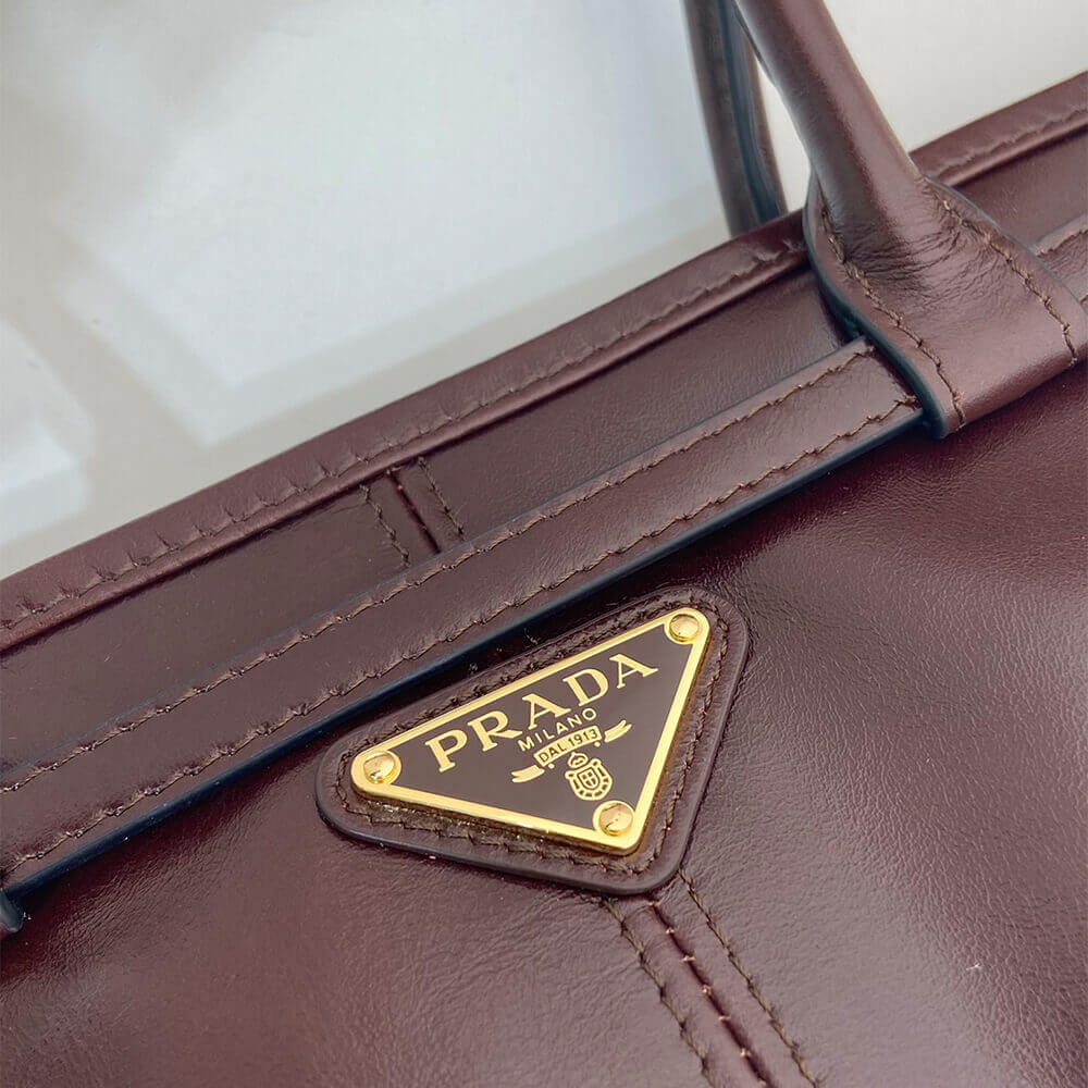 Pra*a  medium leather handbag(HIGH-END GRADE)