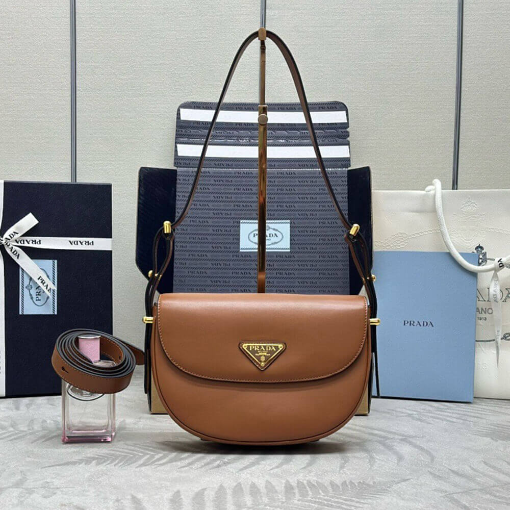 Pra*a Arque leather shoulder bag with flap