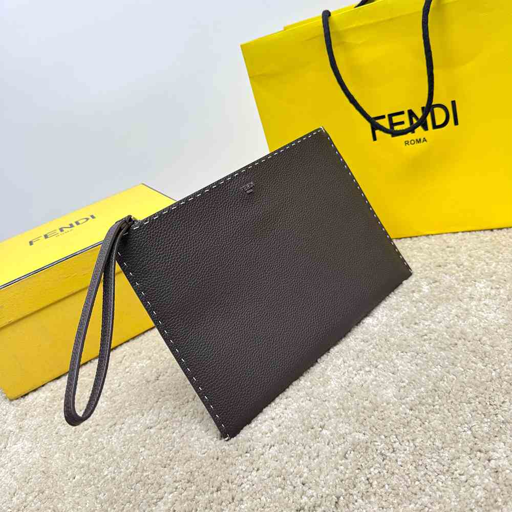 F**di Selleria Flat Pouch Medium