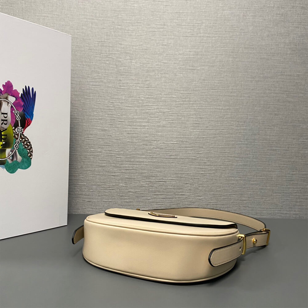 Pra*a Arque leather shoulder bag with flap