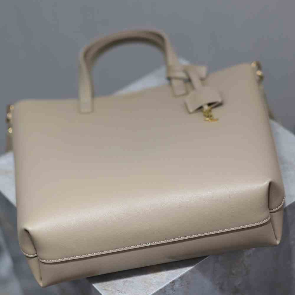 Y51 SHOPPING Sa1nt Lau*nt TOY IN LEATHER