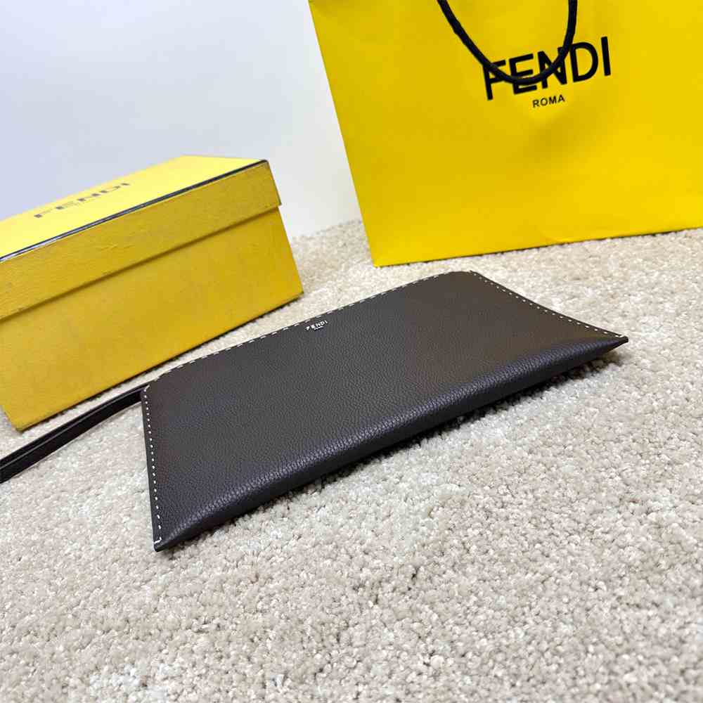 F**di Selleria Flat Pouch Medium