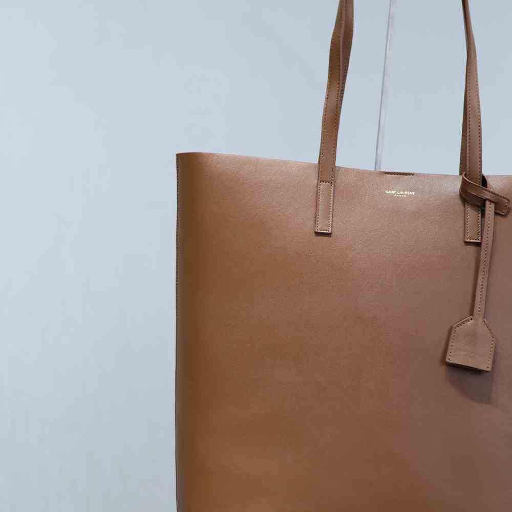 Y51 SHOPPING Sa1nt Lau*nt IN LEATHER