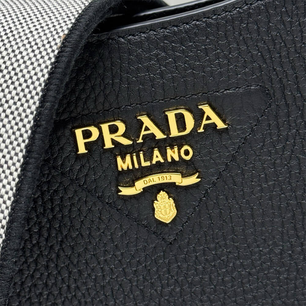 Pra*a Leather mini shoulder bag(HIGH-END GRADE)