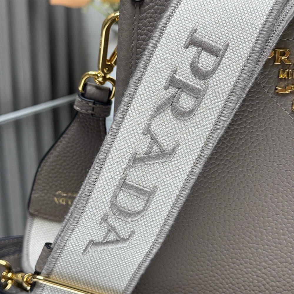 Pra*a Leather mini shoulder bag(HIGH-END GRADE)