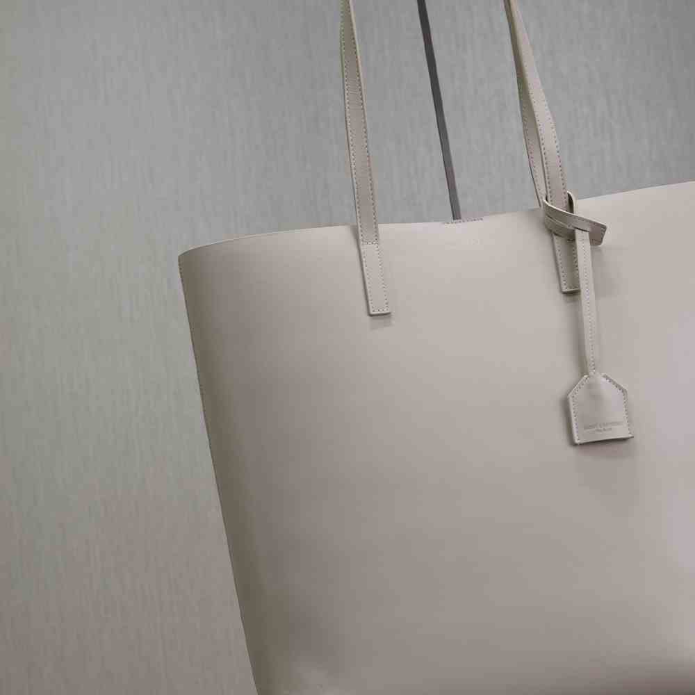 Y51 SHOPPING Sa1nt Lau*nt IN LEATHER