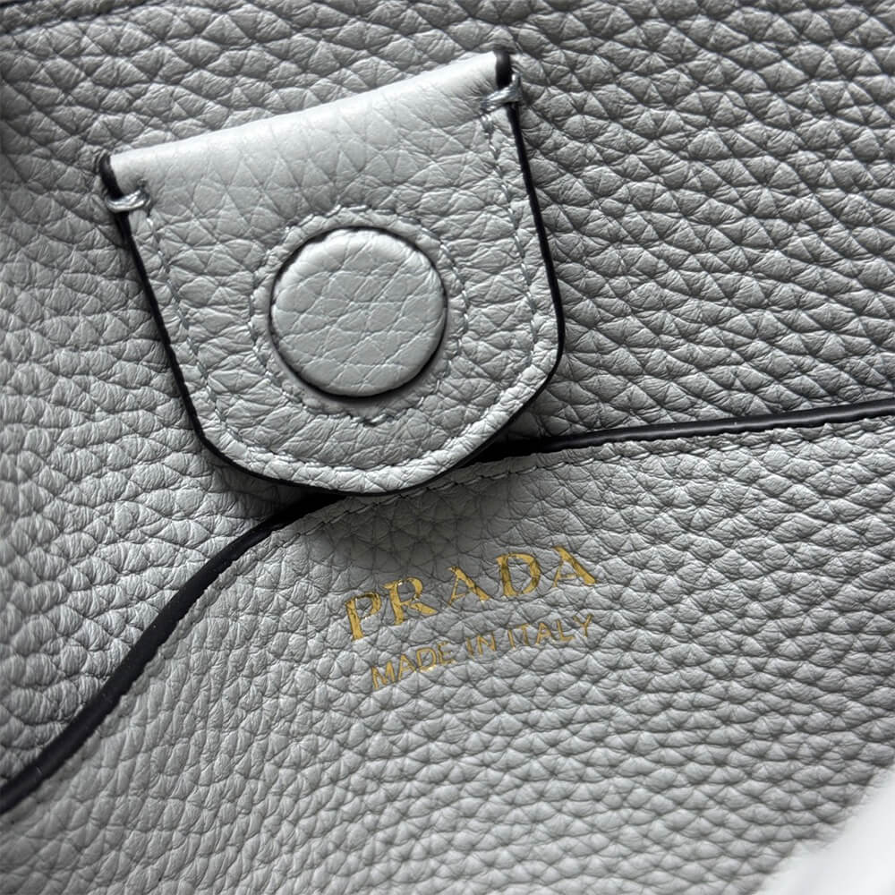 Pra*a Leather mini shoulder bag(HIGH-END GRADE)