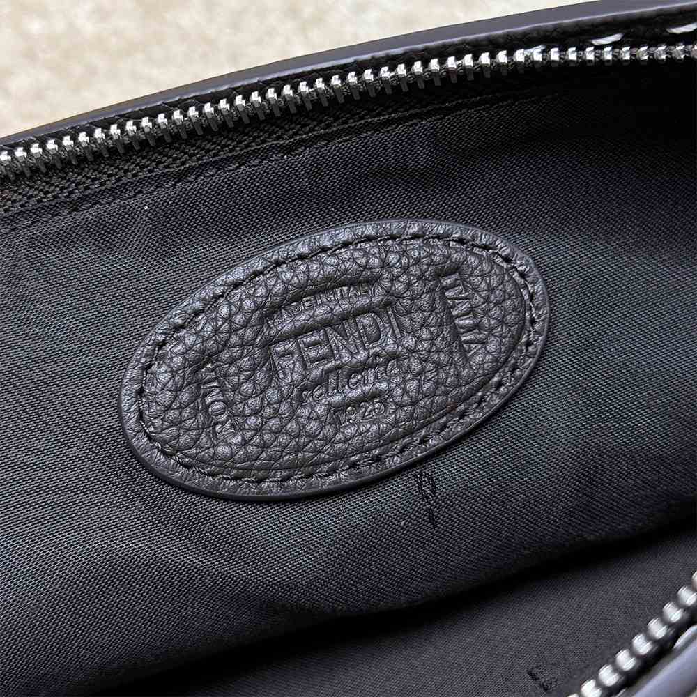 F**di Selleria Flat Pouch Medium