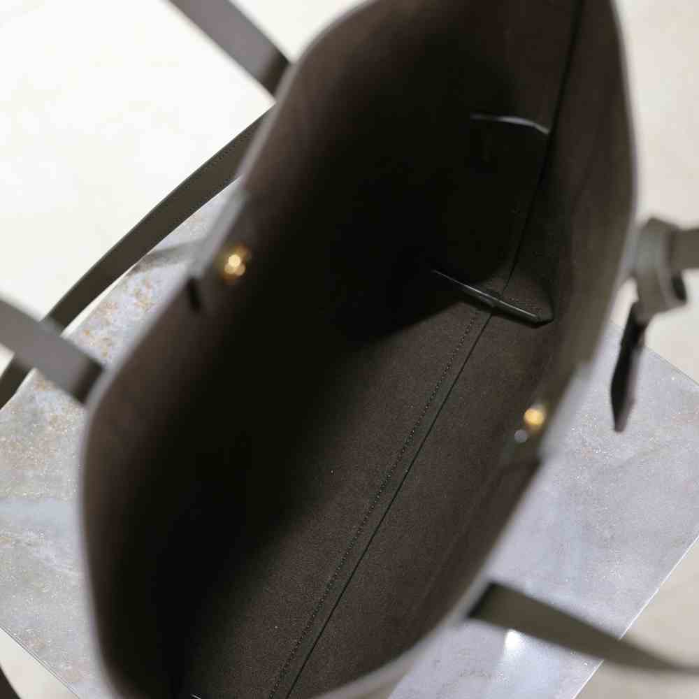 Y51 SHOPPING Sa1nt Lau*nt TOY IN LEATHER