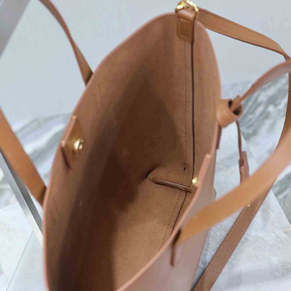 Y51 SHOPPING Sa1nt Lau*nt TOY IN LEATHER