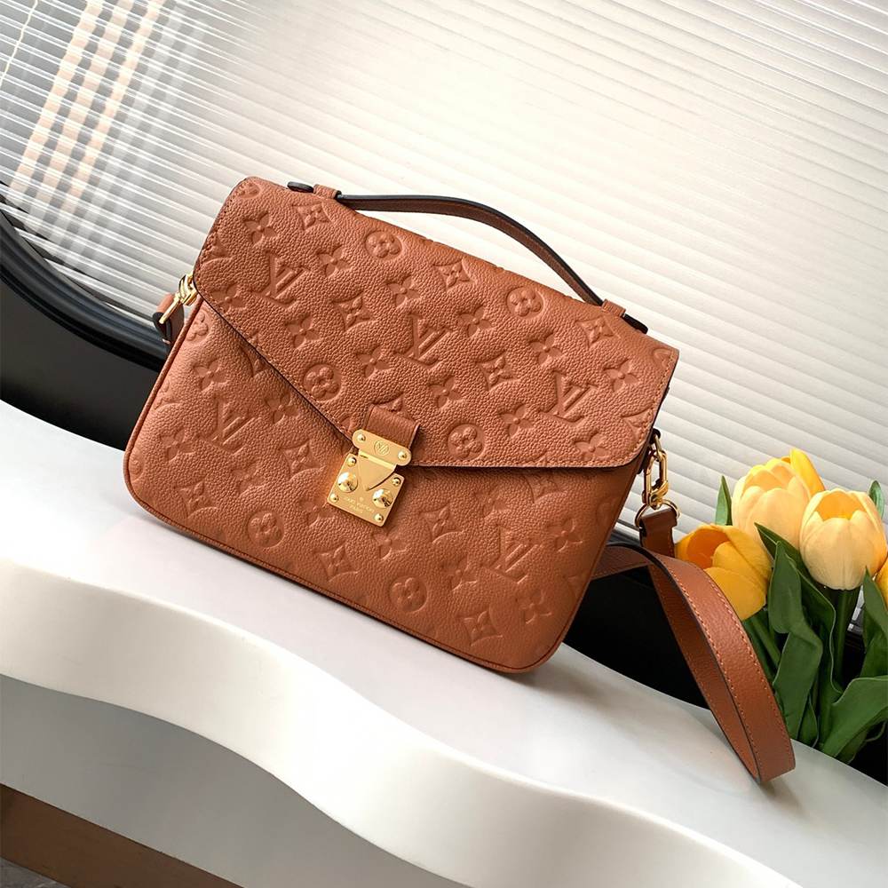 LV Pochette Métis