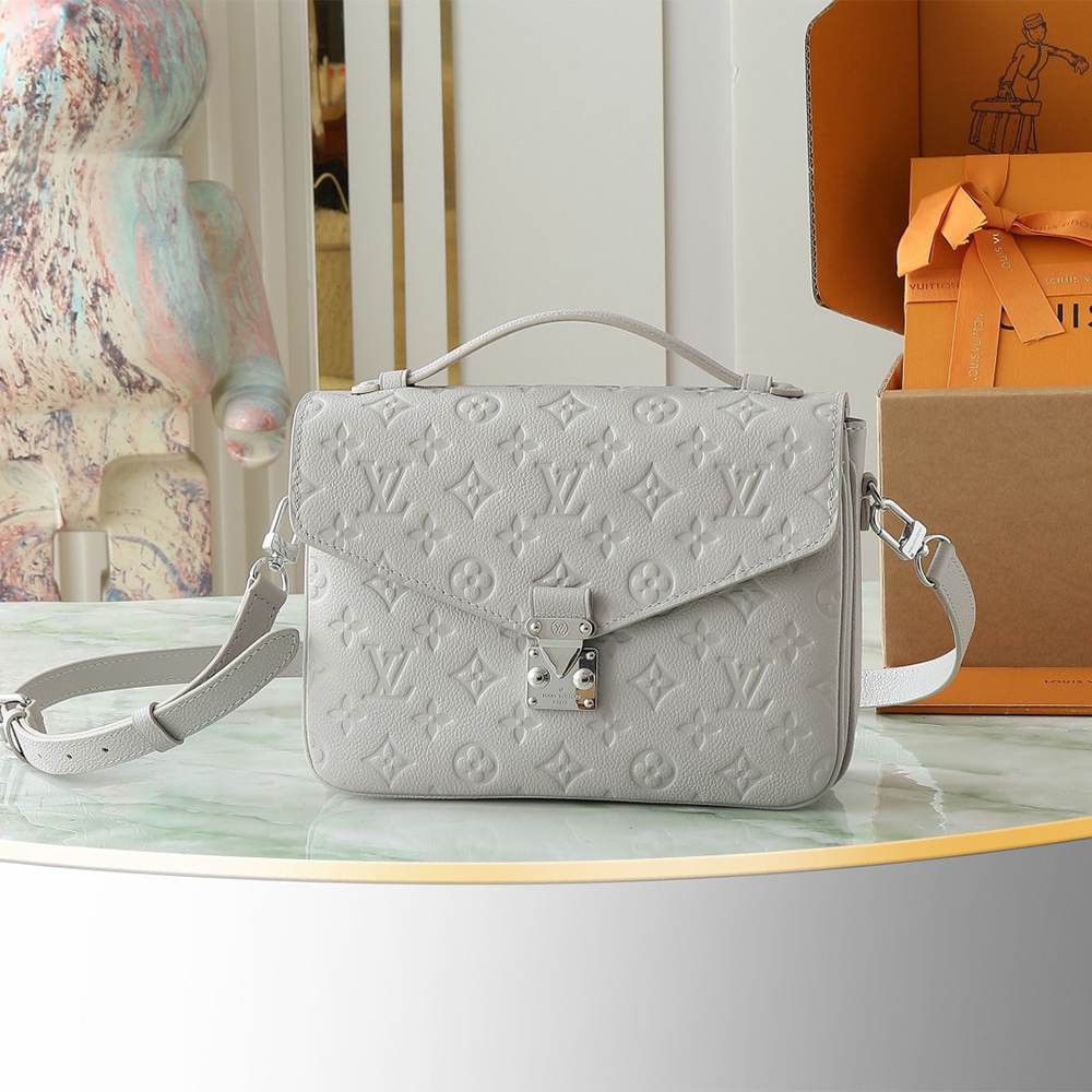 LV Pochette Métis