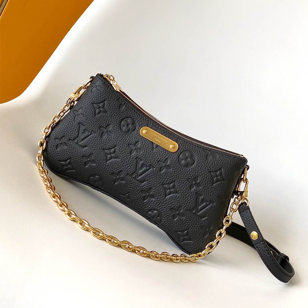 LV Pochette Liv