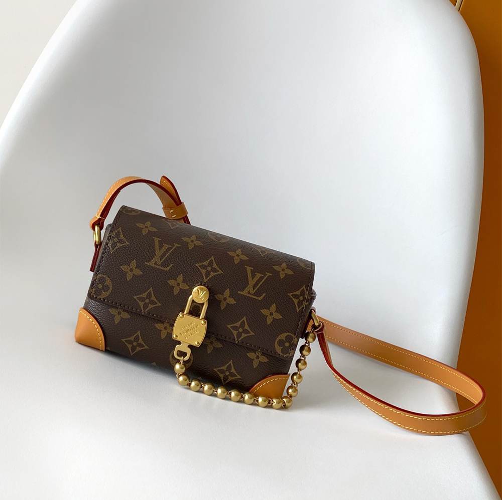 LV Steamer Wearable Wallet