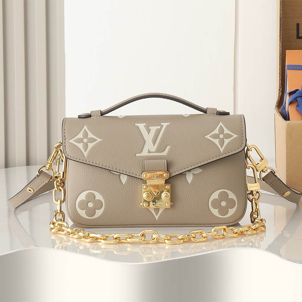 LV Pochette Métis East West
