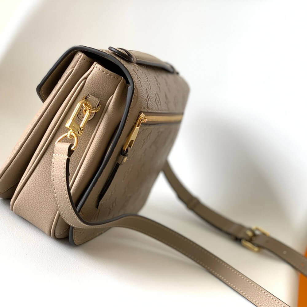 LV Pochette Métis