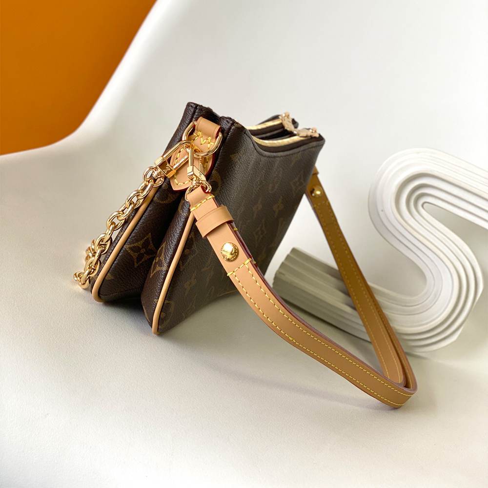LV Pochette Liv