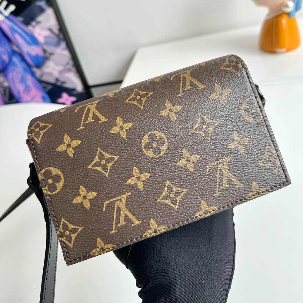 LV Steamer Wearable Wallet