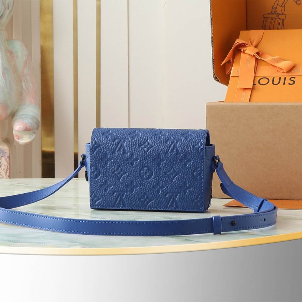 LV Steamer Wearable Wallet