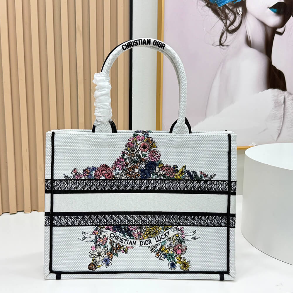 D10r Lucky Medium D10r Book Tote