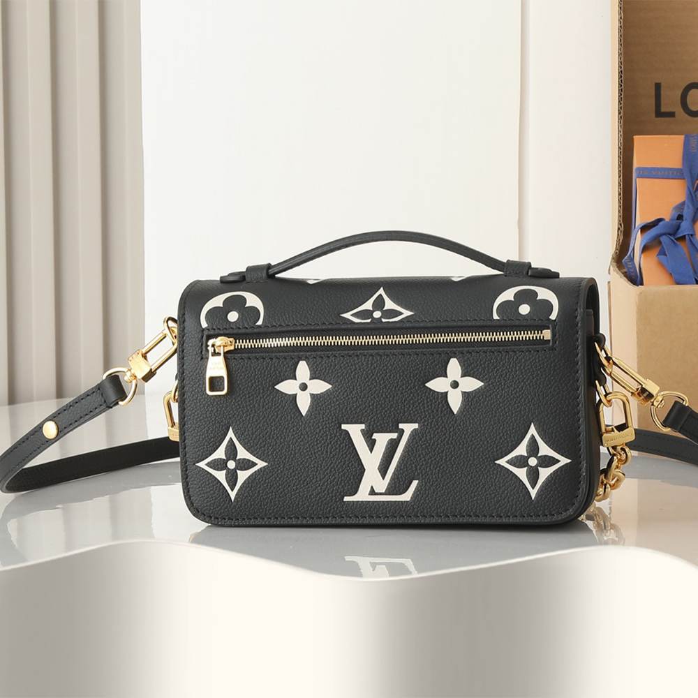 LV Pochette Métis East West