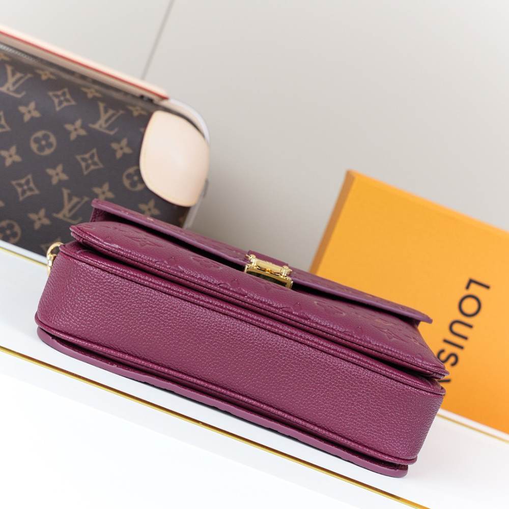 LV Pochette Métis